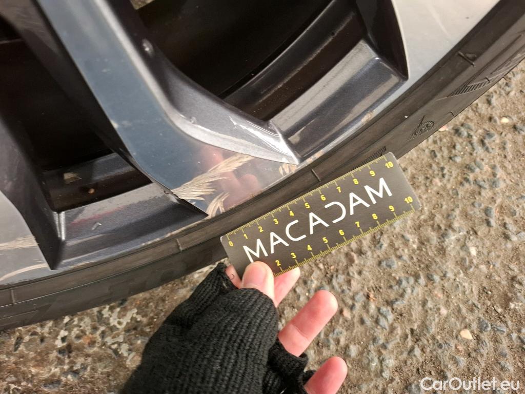  Renault  Megane RENAULT Mégane Berline 5p Berline Intens TCe 140 FAP #4