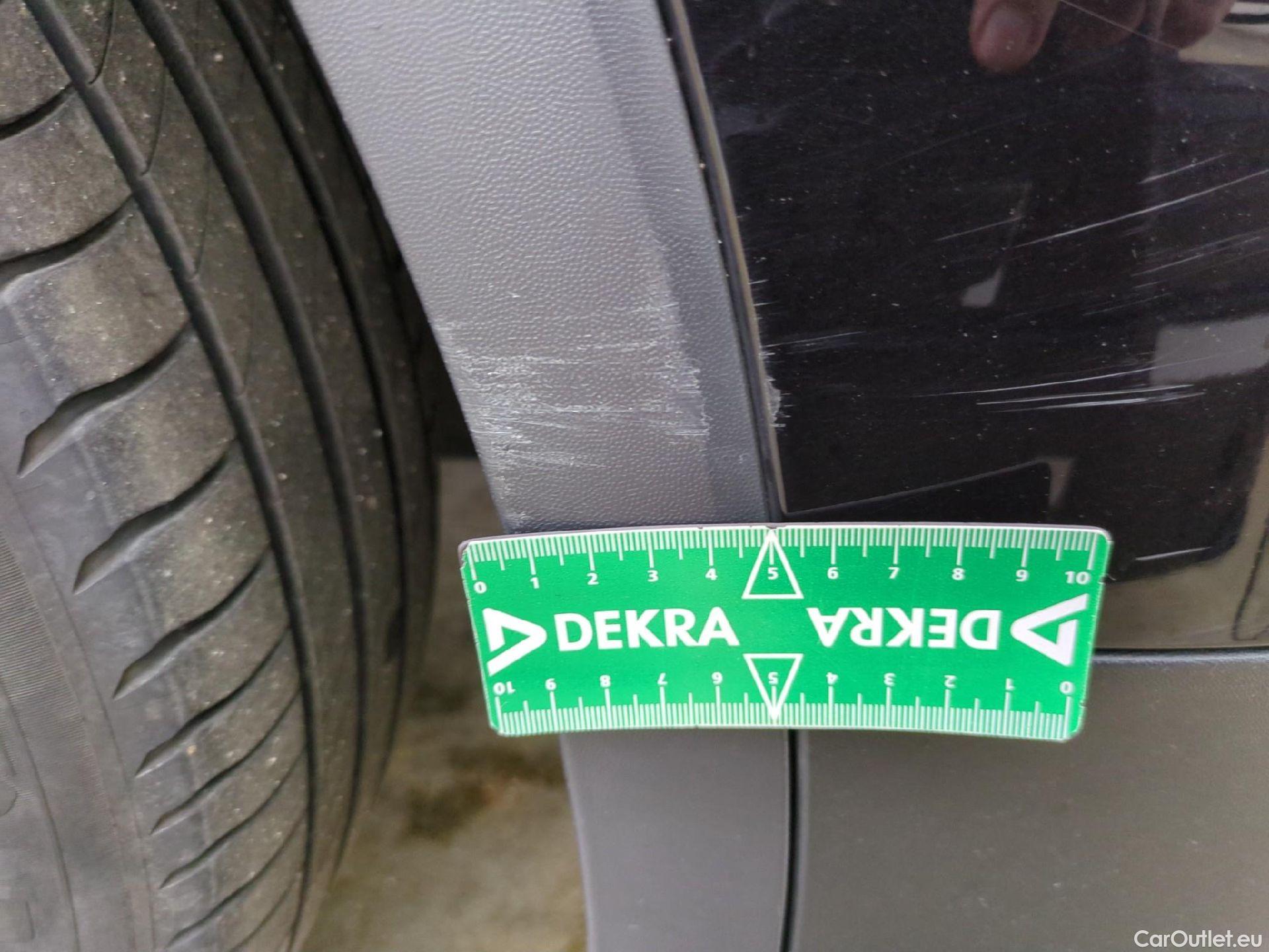  Volkswagen  Tiguan VOLKSWAGEN  / 2020 / 5P / SUV 1.5 TSI 150 DSG7 LIFE BUSI #10