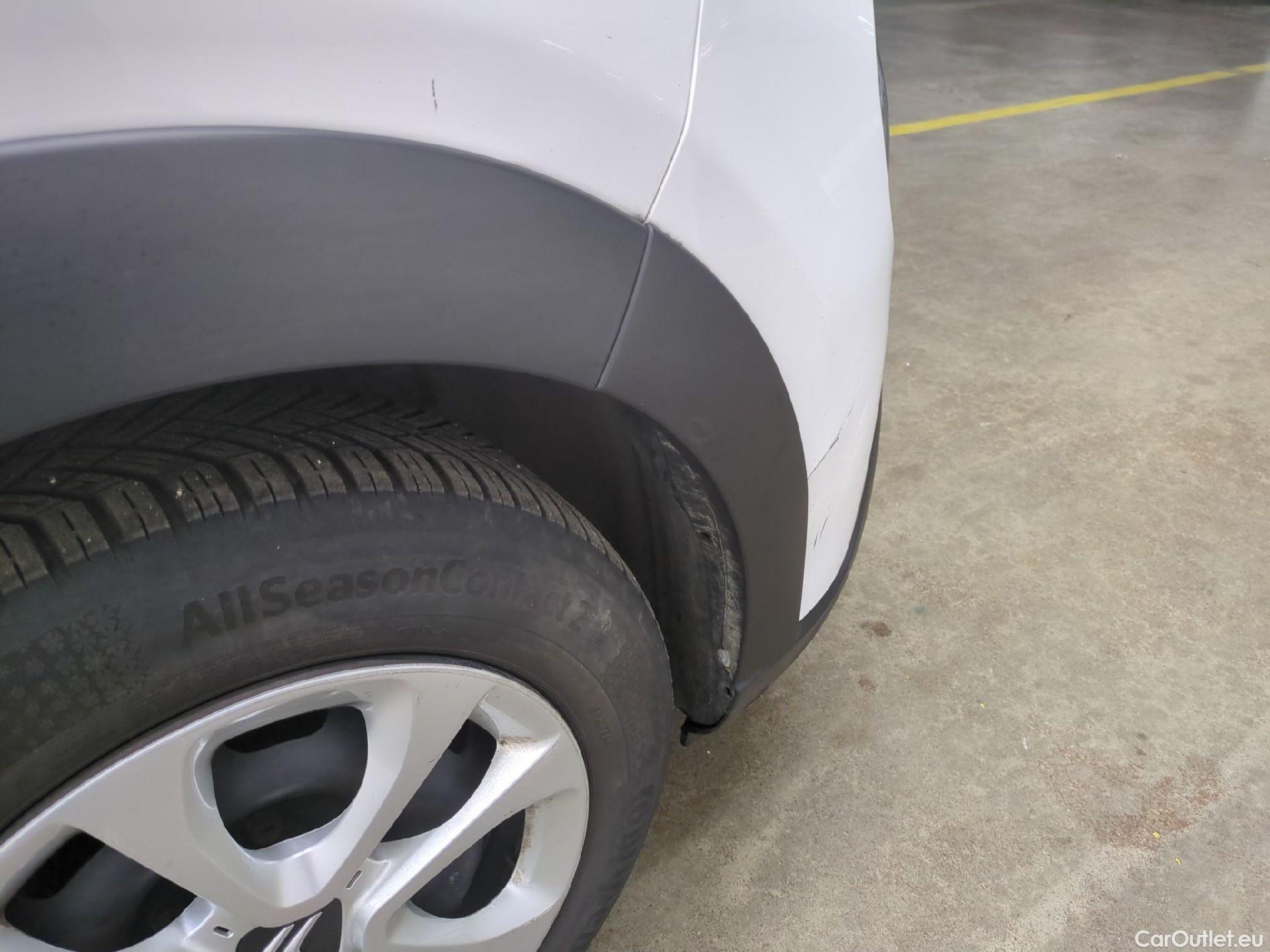  Citroen  C3  Société Feel 1.2 PureTech 80CV BVM5 E6d #12