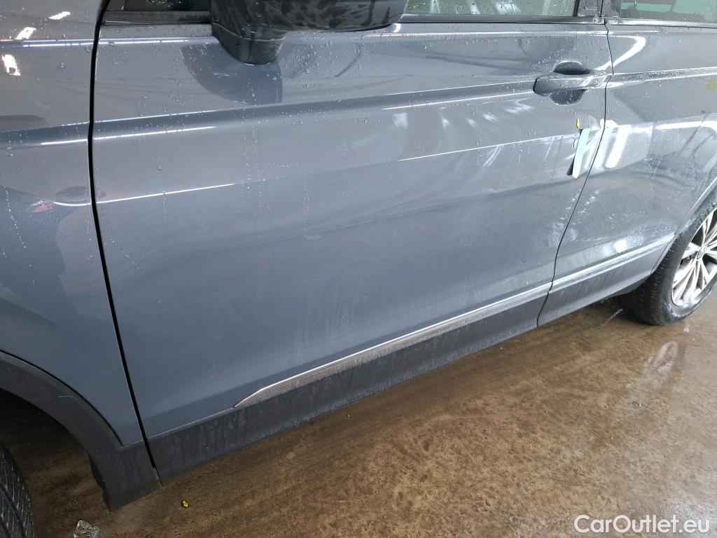  Volkswagen  Tiguan VOLKSWAGEN  / 2020 / 5P / SUV 2.0 TDI 150 DSG7 Life Business #1