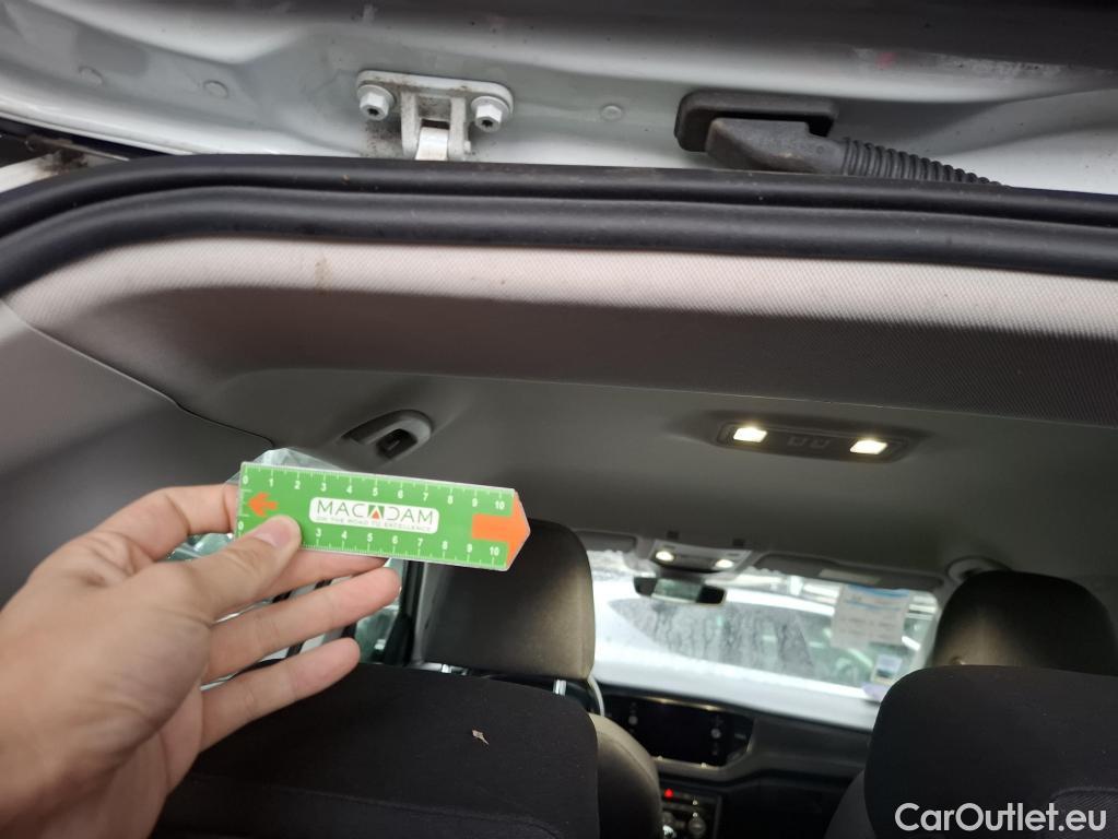  Volkswagen  T-ROC  Lounge 1.0 TSI 115CV BVM6 E6 #17