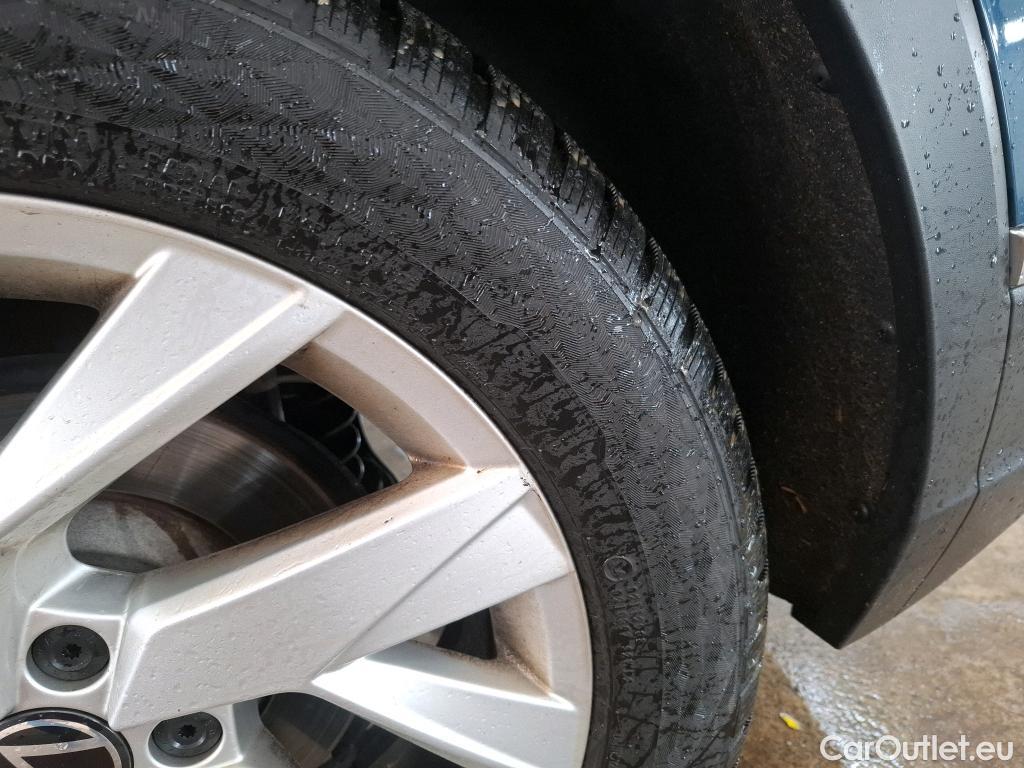  Volkswagen  Tiguan VOLKSWAGEN  / 2020 / 5P / SUV 2.0 TDI 150 DSG7 Elegance Exclusive #5