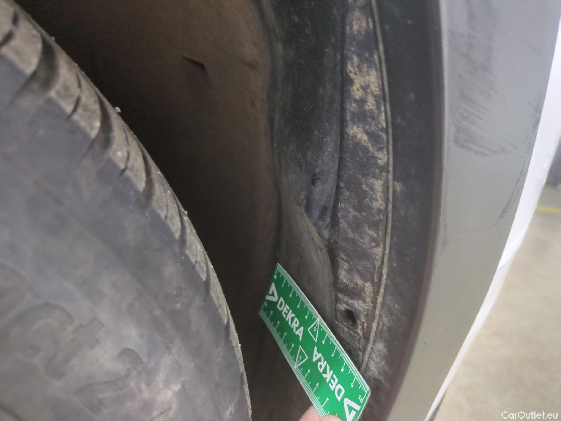  Citroen  C3  Société Feel 1.2 PureTech 80CV BVM5 E6d #13