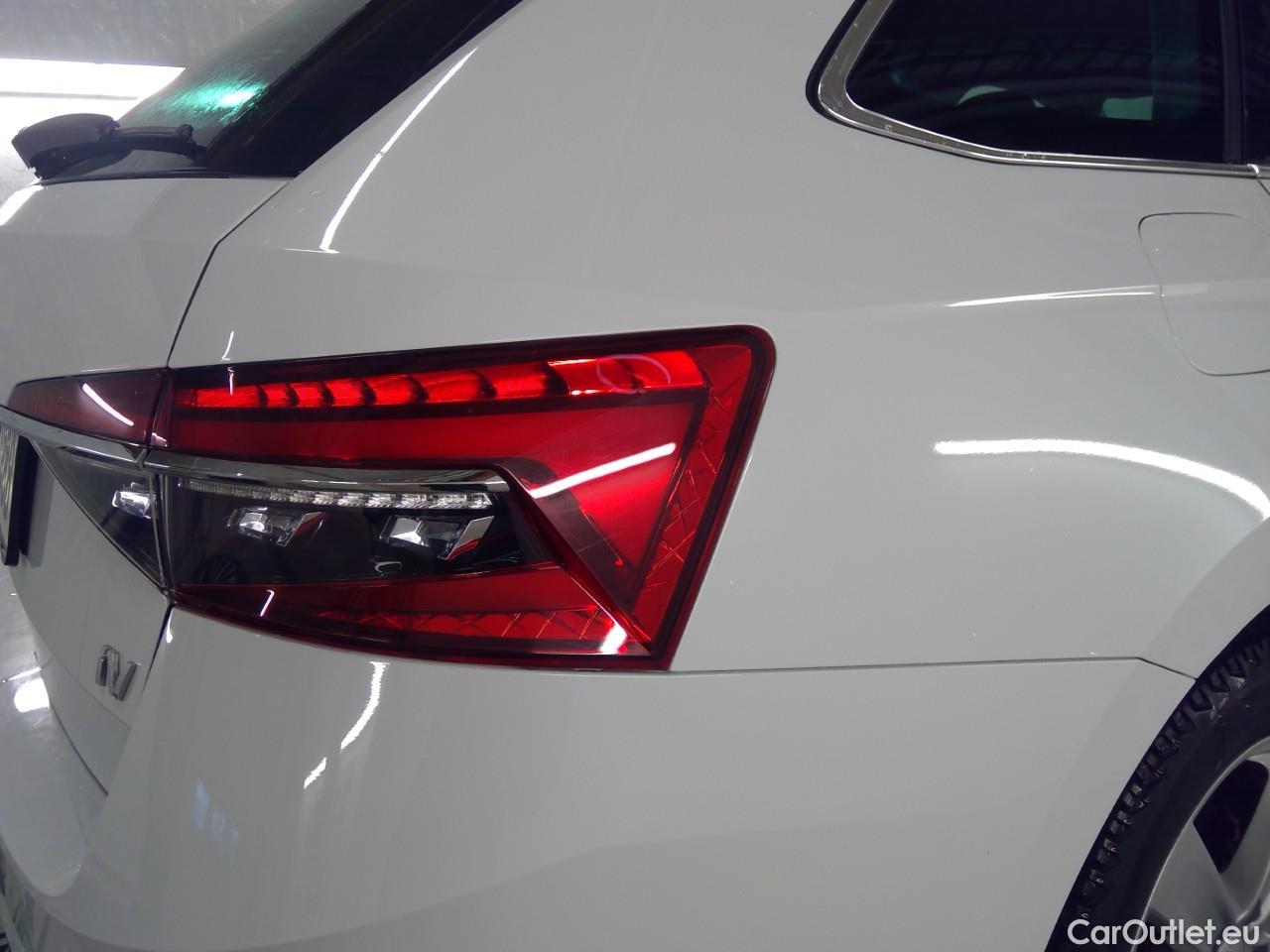  Skoda  Superb Sup.Co.TSI PHEV 218 L&K Aut #24