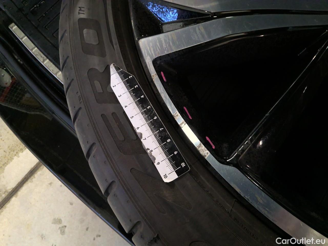  Volvo  XC60  B4D 197 Plus Dark FWD Aut #6