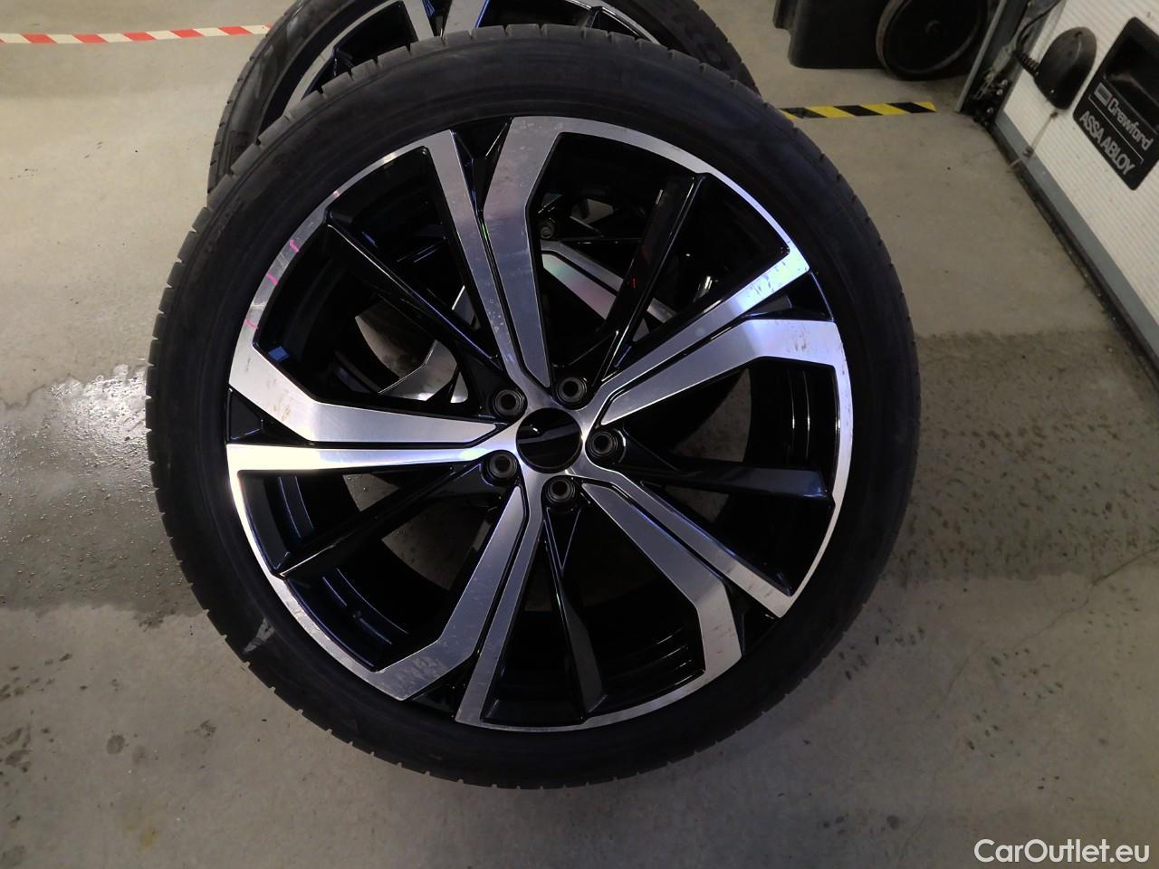  Volvo  XC60  B4D 197 Plus Dark FWD Aut #4