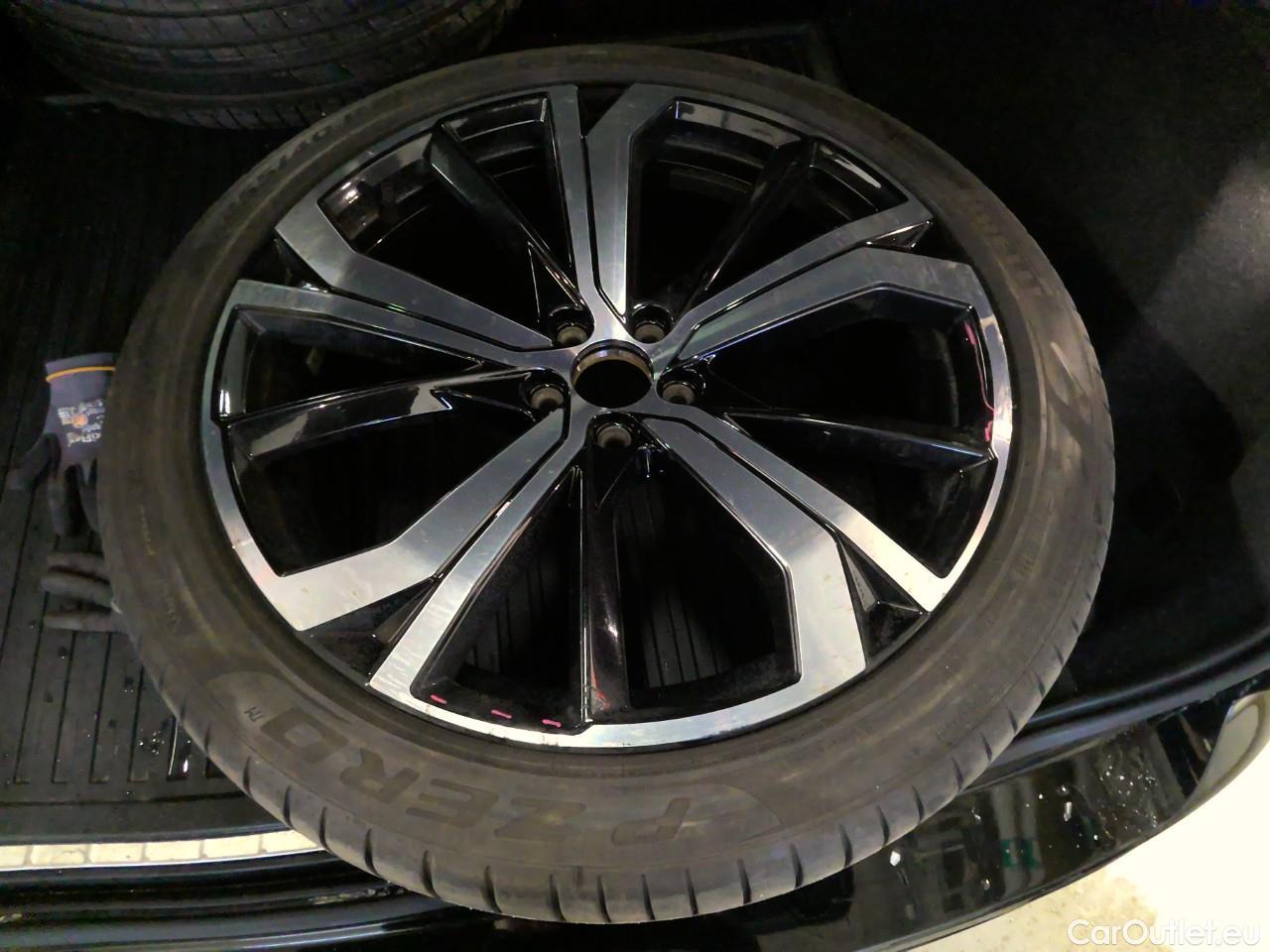  Volvo  XC60  B4D 197 Plus Dark FWD Aut #8