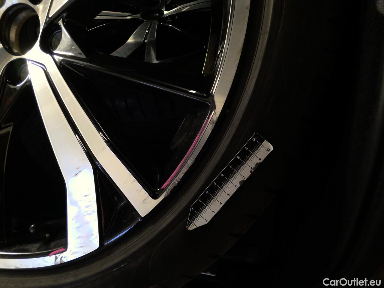  Volvo  XC60  B4D 197 Plus Dark FWD Aut #9