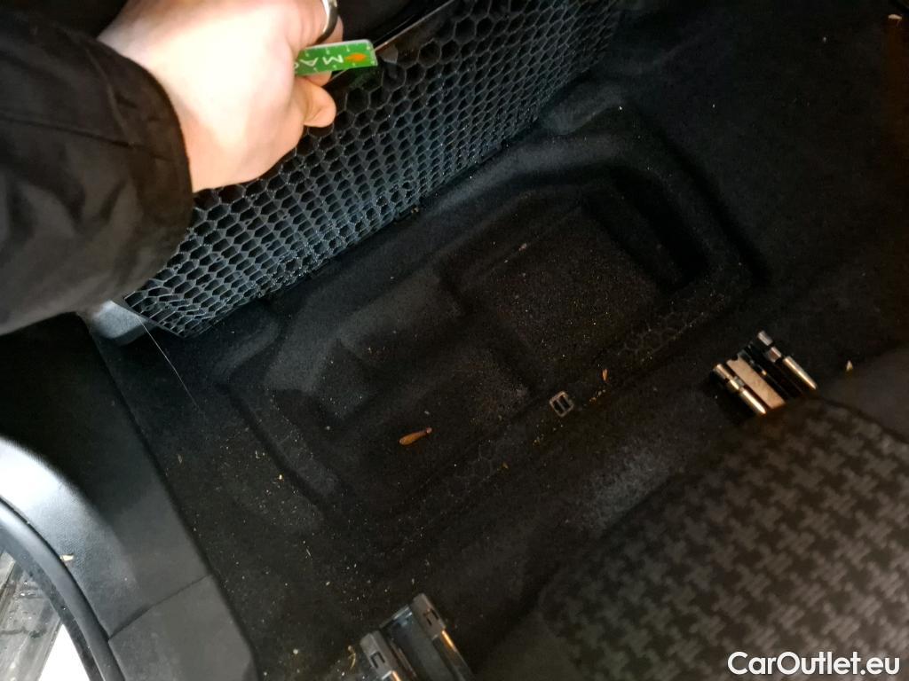  Peugeot  5008  Active Business 1.5 HDi 130CV BVA8 E6d #17