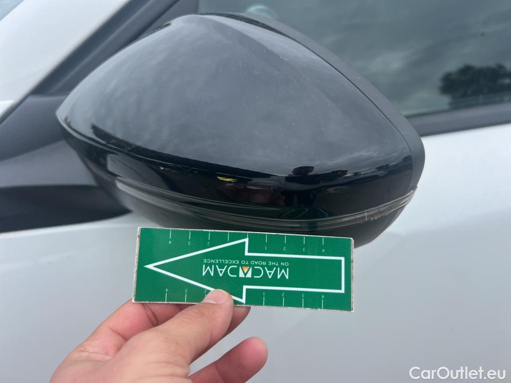  Peugeot  2008 PEUGEOT  / 2019 / 5P / todoterreno Active Pack BlueHDI 81kW (110CV) #24