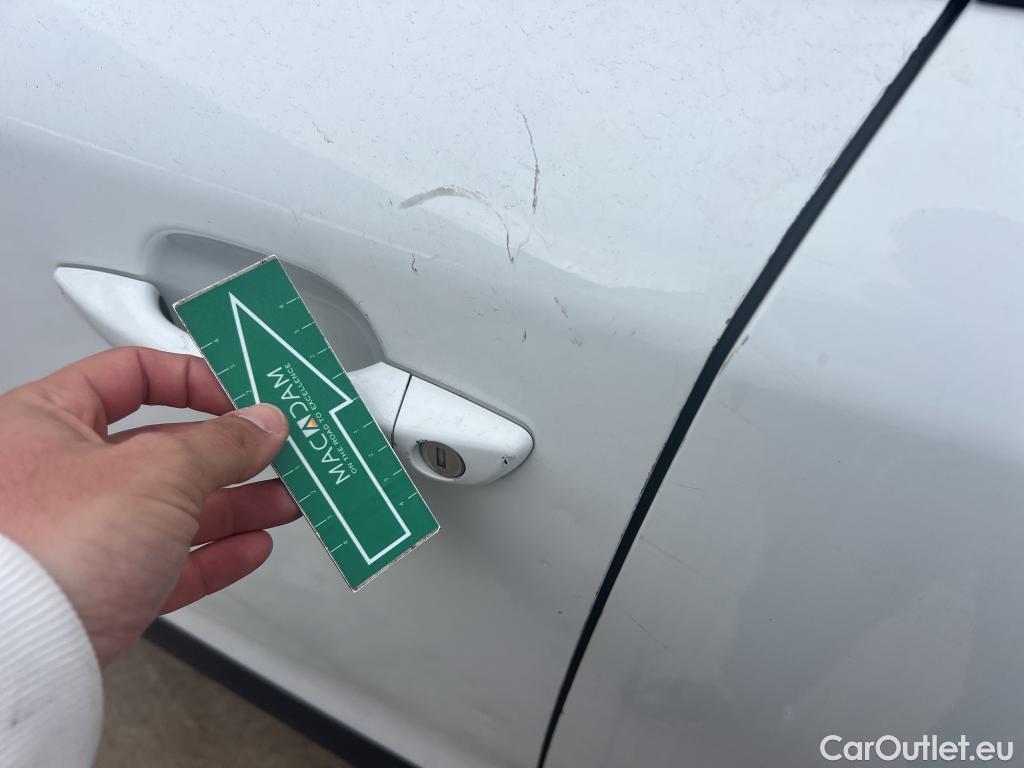  Peugeot  2008 PEUGEOT  / 2019 / 5P / todoterreno Active Pack BlueHDI 81kW (110CV) #2