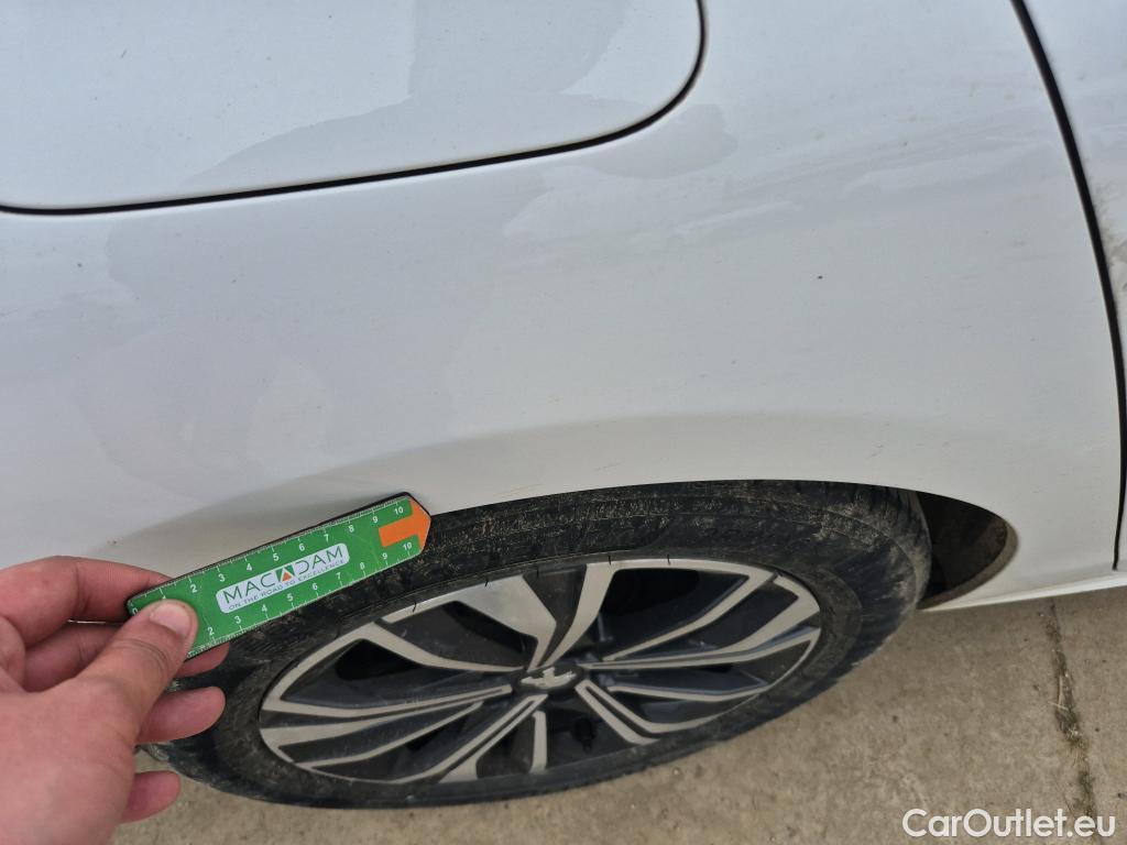  Peugeot  508 PEUGEOT  / 2018 / 5P / berlina con portón 5P Allure BlueHDi 120kW (160) S&S EAT8 #23