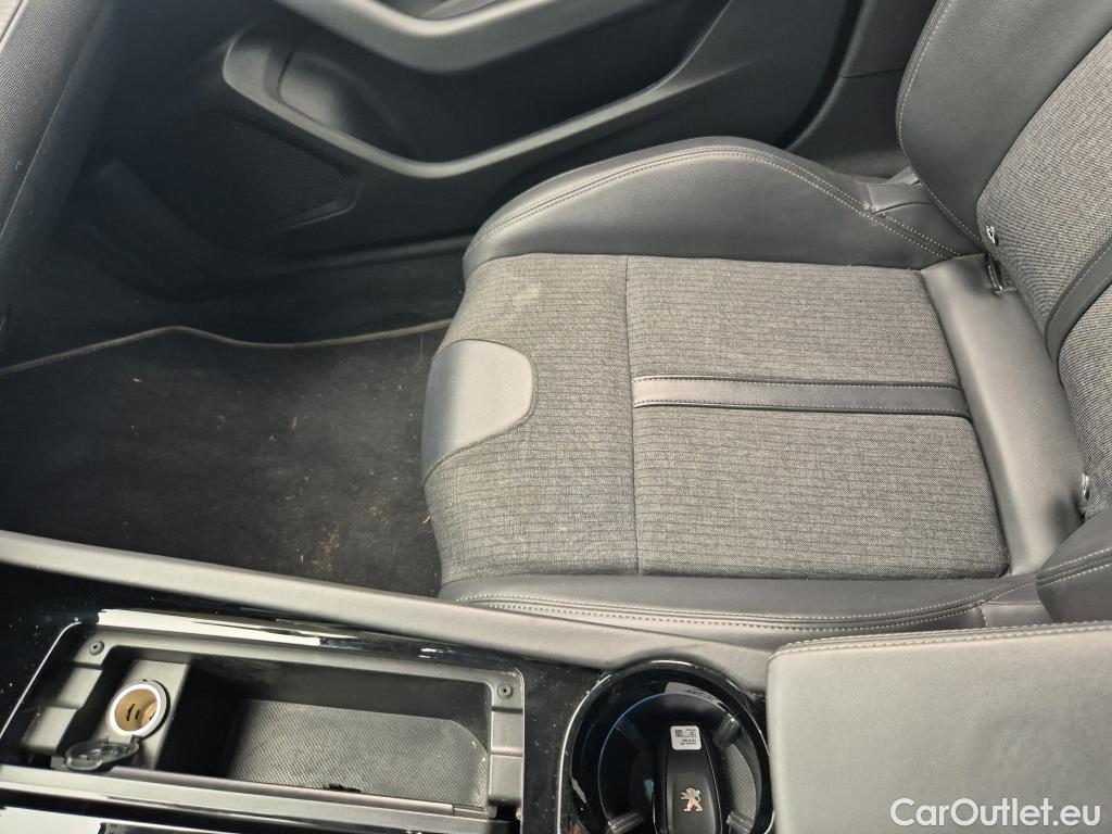  Peugeot  508 PEUGEOT  / 2018 / 5P / berlina con portón 5P Allure BlueHDi 120kW (160) S&S EAT8 #13