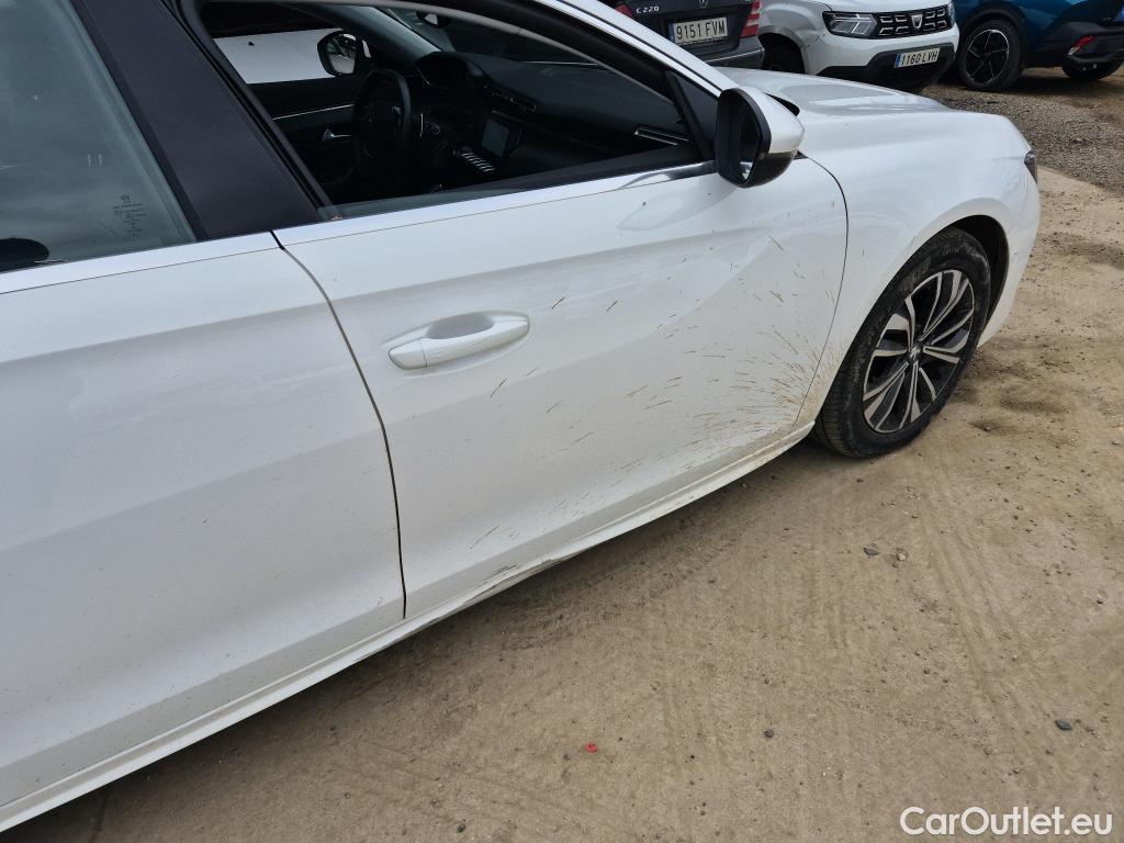  Peugeot  508 PEUGEOT  / 2018 / 5P / berlina con portón 5P Allure BlueHDi 120kW (160) S&S EAT8 #3