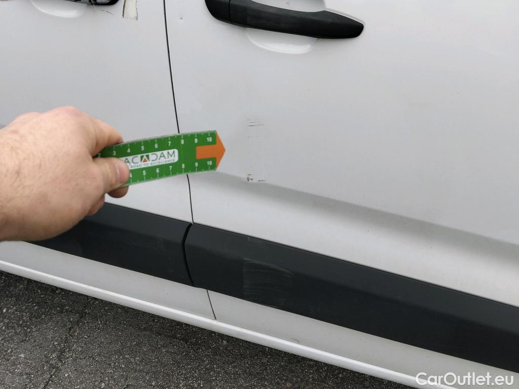  Citroen  Berlingo CITROEN  / 2018 / 4P / combi Talla M BlueHDi 100 S&S LIVE PACK BUSINE #8