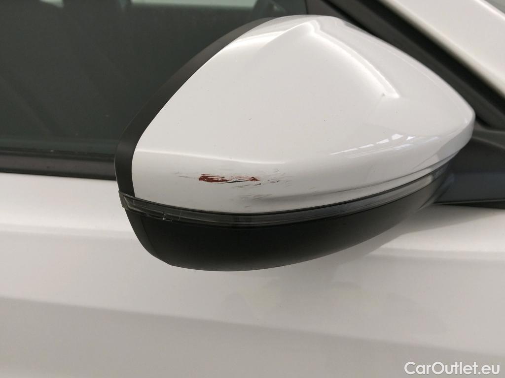  Peugeot  208 PEUGEOT  / 2019 / 5P / berlina con portón PureTech 55kW (75CV) Active #9