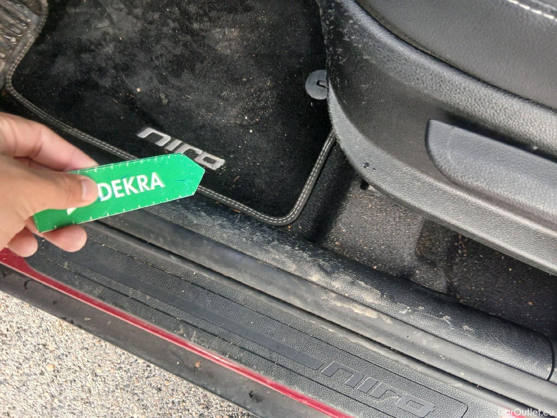  KIA  Niro KIA  / 2019 / 5P / crossover 1.6 GDi HEV 104kW (141CV) Drive #2