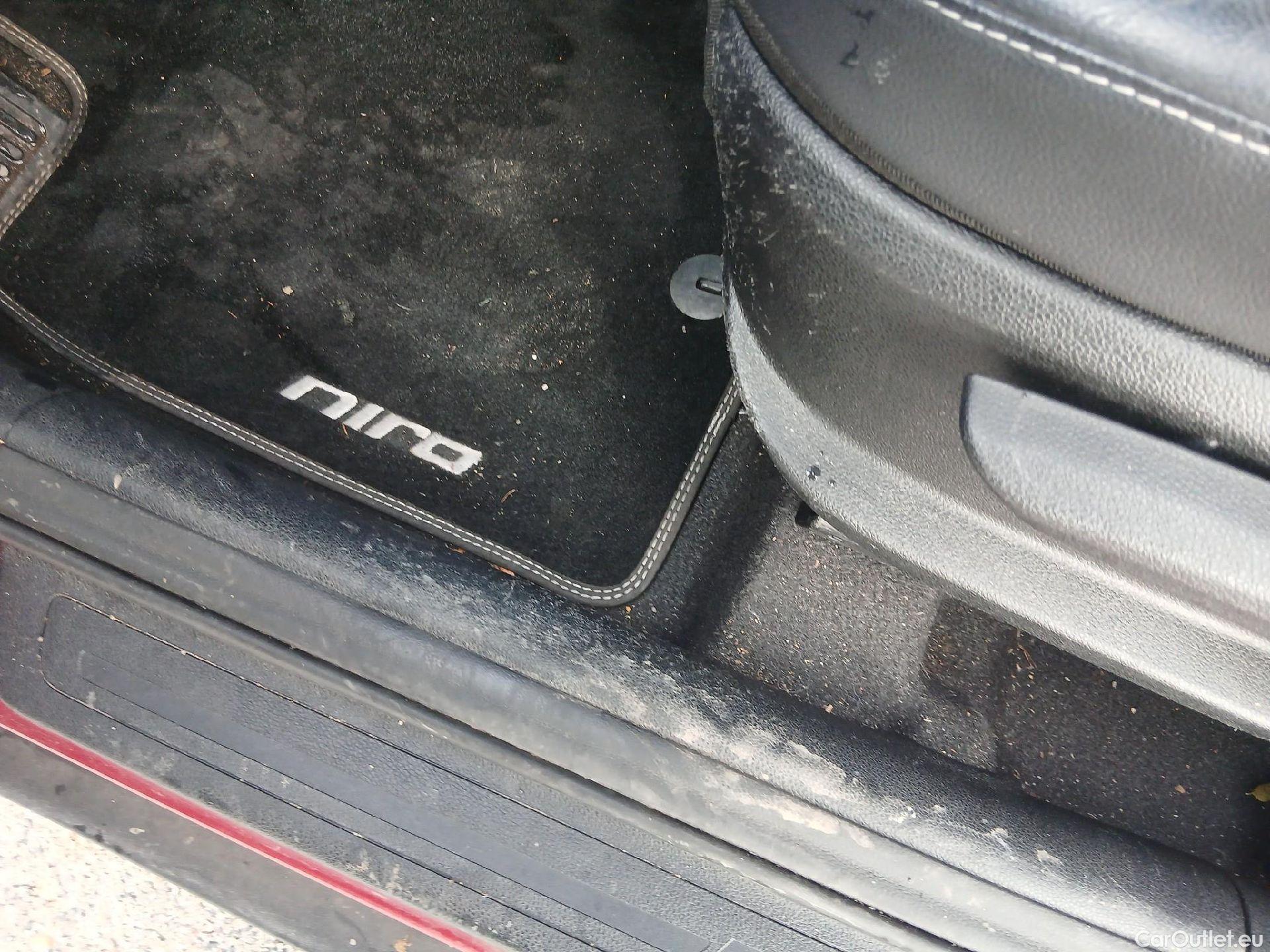  KIA  Niro KIA  / 2019 / 5P / crossover 1.6 GDi HEV 104kW (141CV) Drive #3