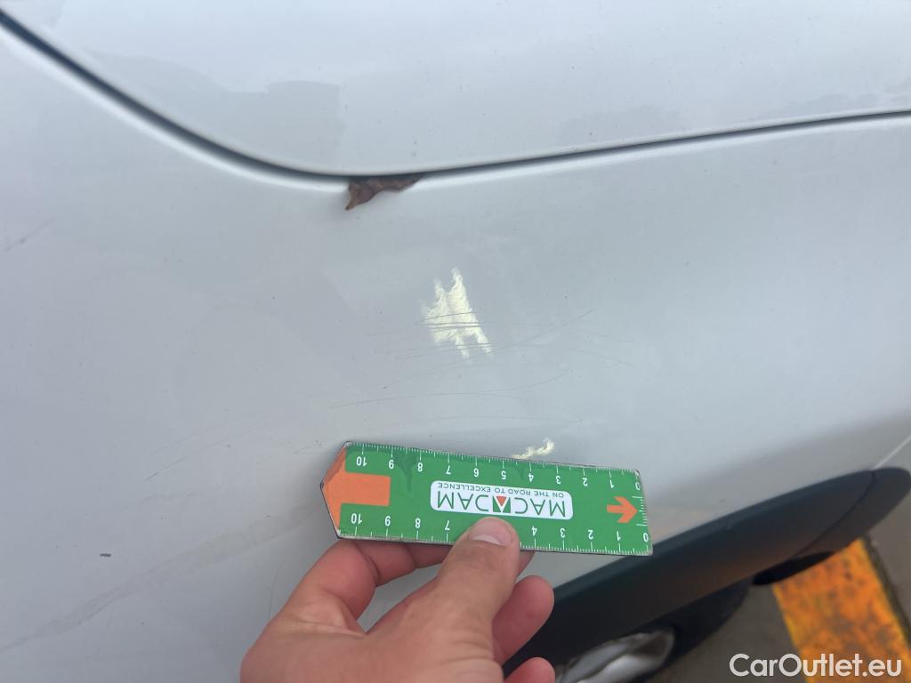  Citroen  C3 CITROEN  / 2016 / 5P / berlina con portón BlueHDi 73KW (100CV) S&S FEEL #17