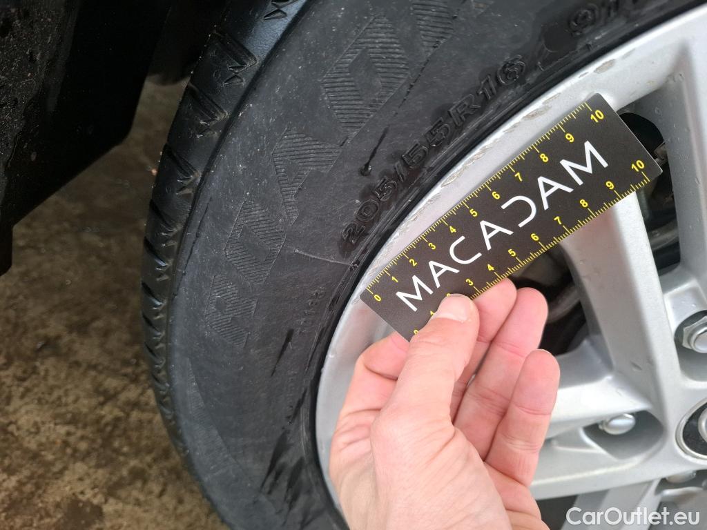  Toyota  Corolla TOYOTA  Touring Sports / 2018 / 5P / Break Hybride 122h Dynamic Business Stage Acad #56