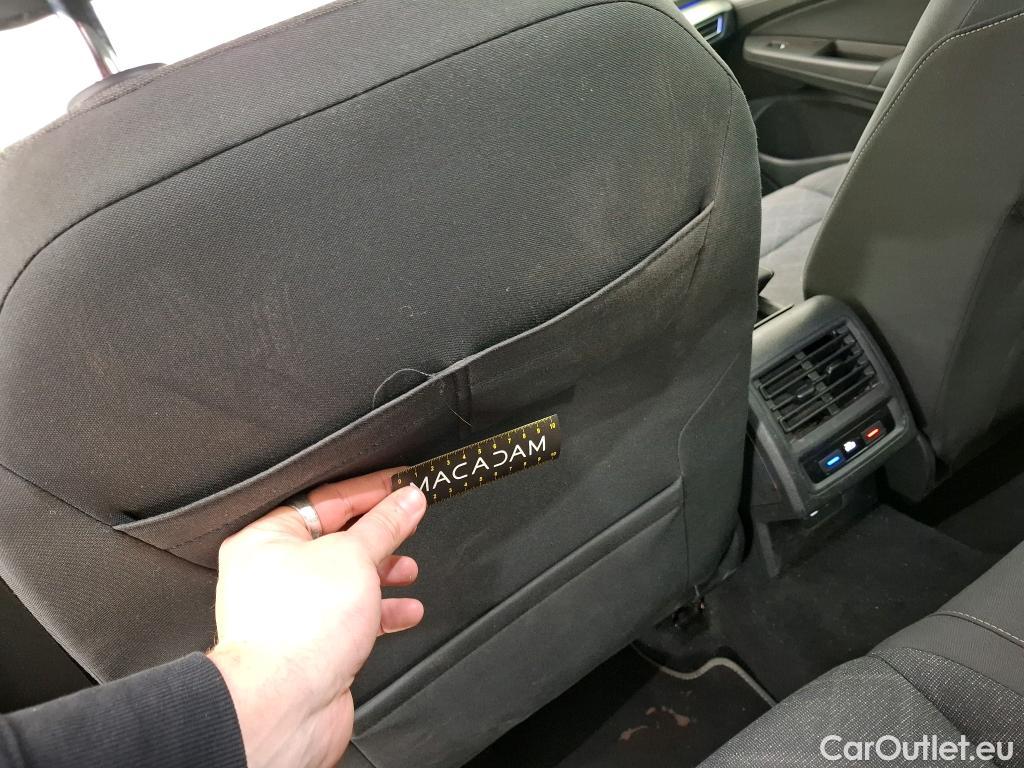  Volkswagen  Golf  VOLKSWAGEN / 2020 / 5P / Berline 2.0 TDI SCR 150 DSG7 Life Busi 1st #36