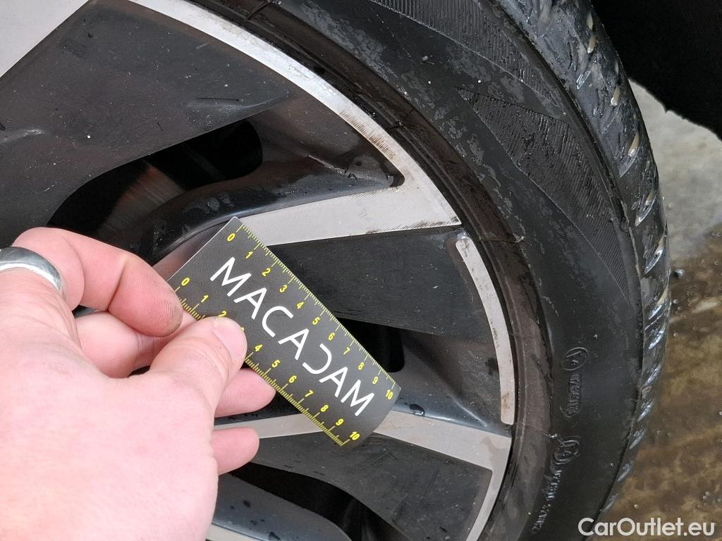  Volkswagen  Golf  VOLKSWAGEN / 2020 / 5P / Berline 2.0 TDI SCR 150 DSG7 Life Busi 1st #20