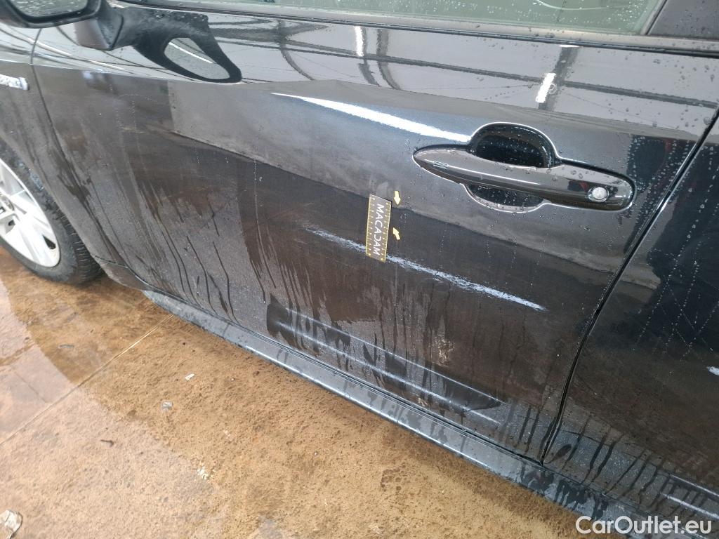  Toyota  Corolla TOYOTA  Touring Sports / 2018 / 5P / Break Hybride 122h Dynamic Business Stage Acad #23