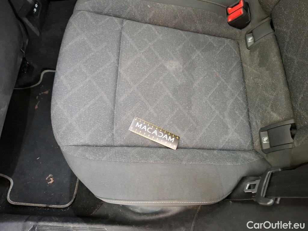  Volkswagen  Golf  VOLKSWAGEN / 2020 / 5P / Berline 2.0 TDI SCR 150 DSG7 Life Busi 1st #34