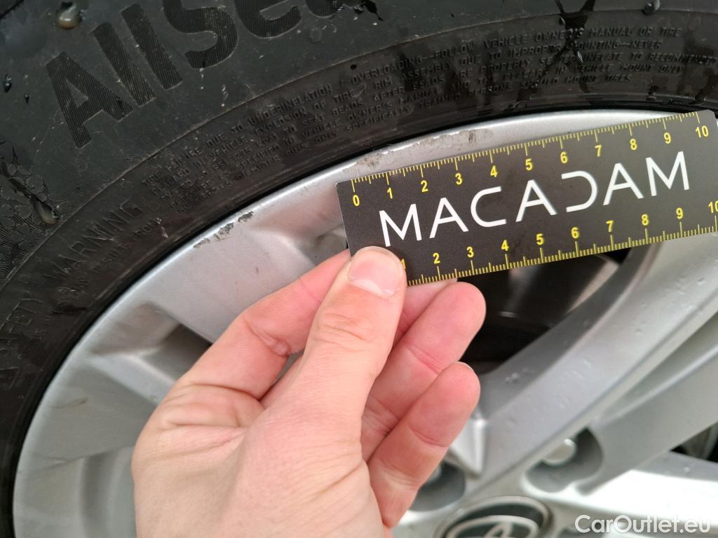  Toyota  Corolla TOYOTA  Touring Sports / 2018 / 5P / Break Hybride 122h Dynamic Business Stage Acad #39