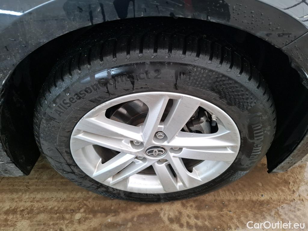  Toyota  Corolla TOYOTA  Touring Sports / 2018 / 5P / Break Hybride 122h Dynamic Business Stage Acad #37