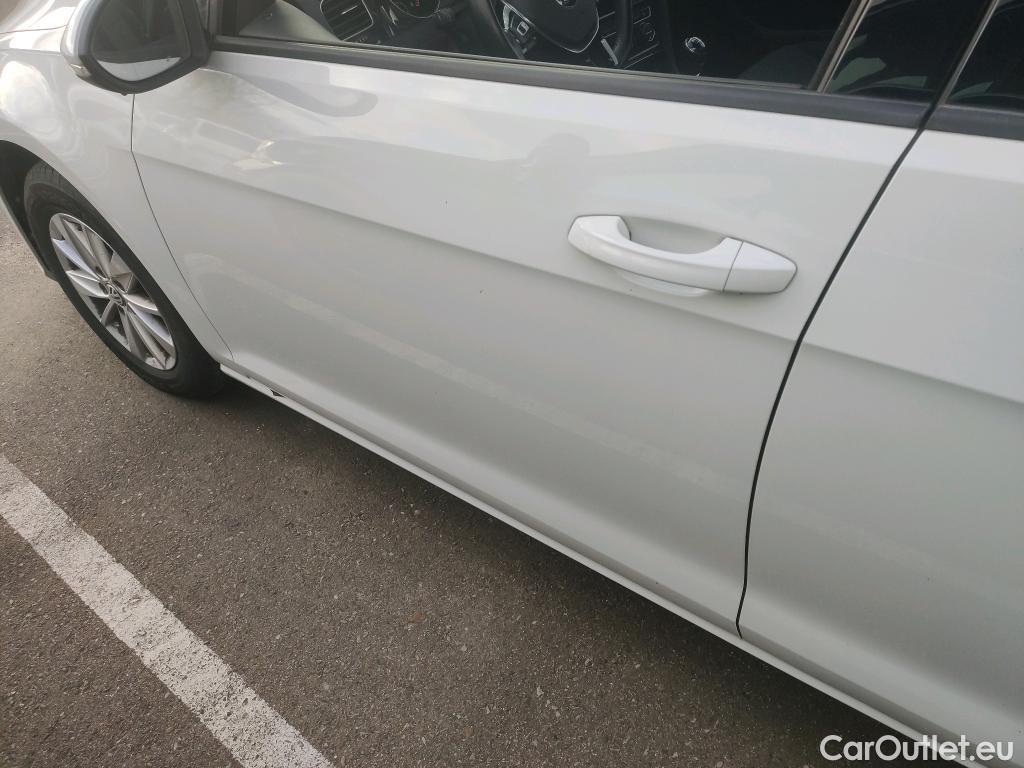  Volkswagen  Golf  VOLKSWAGEN / 2016 / 5P / berlina con portón Last Edition 1.6 TDI 85kW (115CV) #6