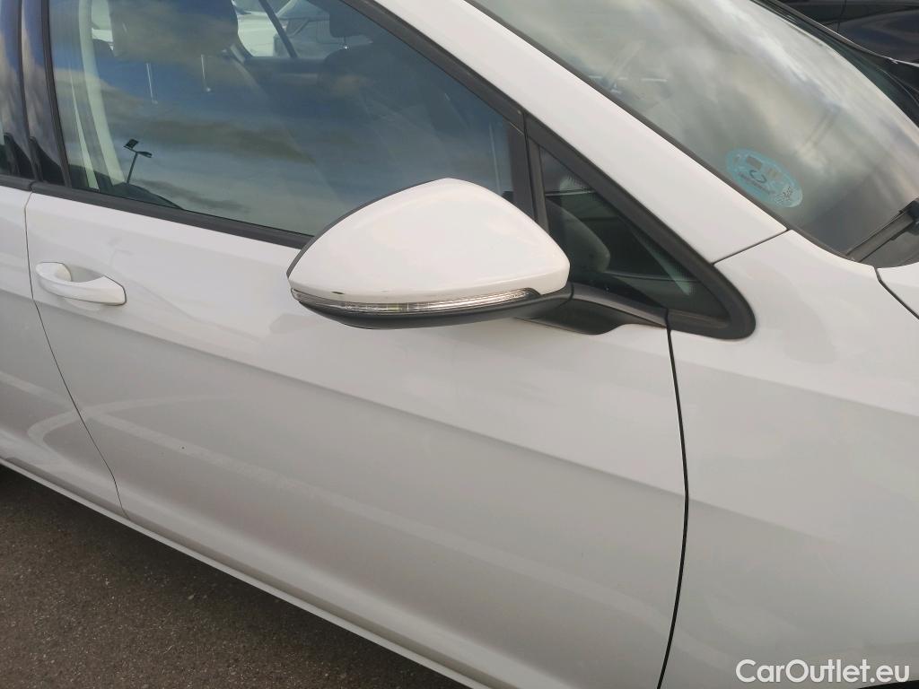  Volkswagen  Golf  VOLKSWAGEN / 2016 / 5P / berlina con portón Last Edition 1.6 TDI 85kW (115CV) #28