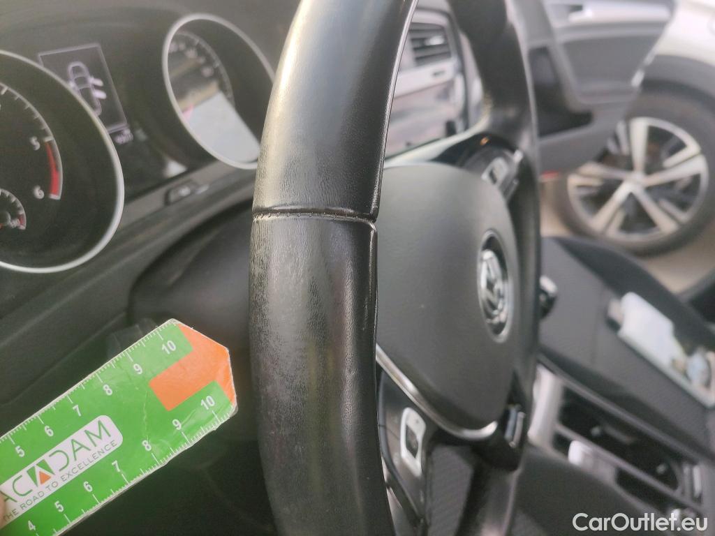  Volkswagen  Golf  VOLKSWAGEN / 2016 / 5P / berlina con portón Last Edition 1.6 TDI 85kW (115CV) #24