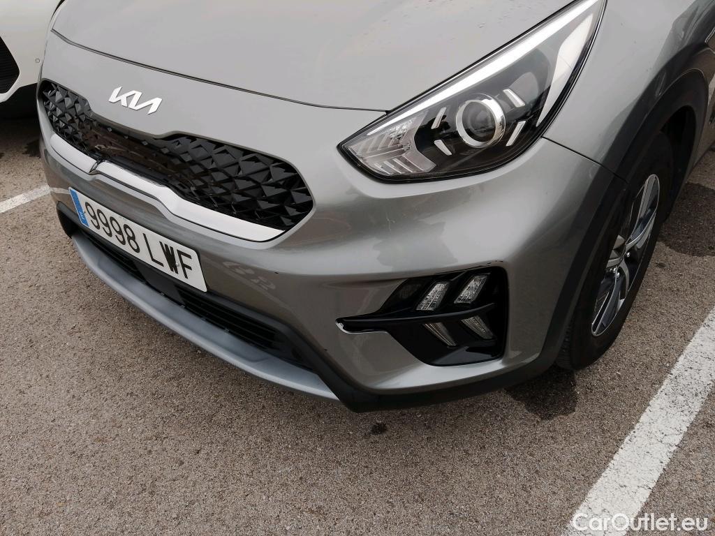  KIA  Niro KIA  / 2019 / 5P / crossover 1.6 GDi HEV 104kW (141CV) Drive #13