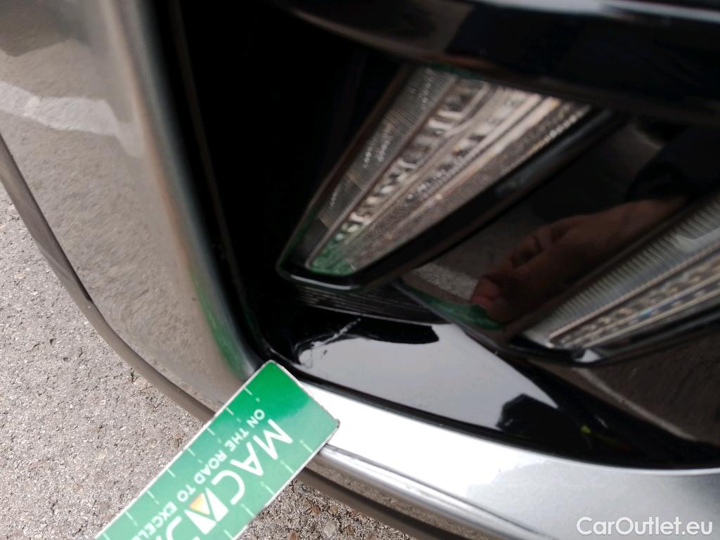  KIA  Niro KIA  / 2019 / 5P / crossover 1.6 GDi HEV 104kW (141CV) Drive #25