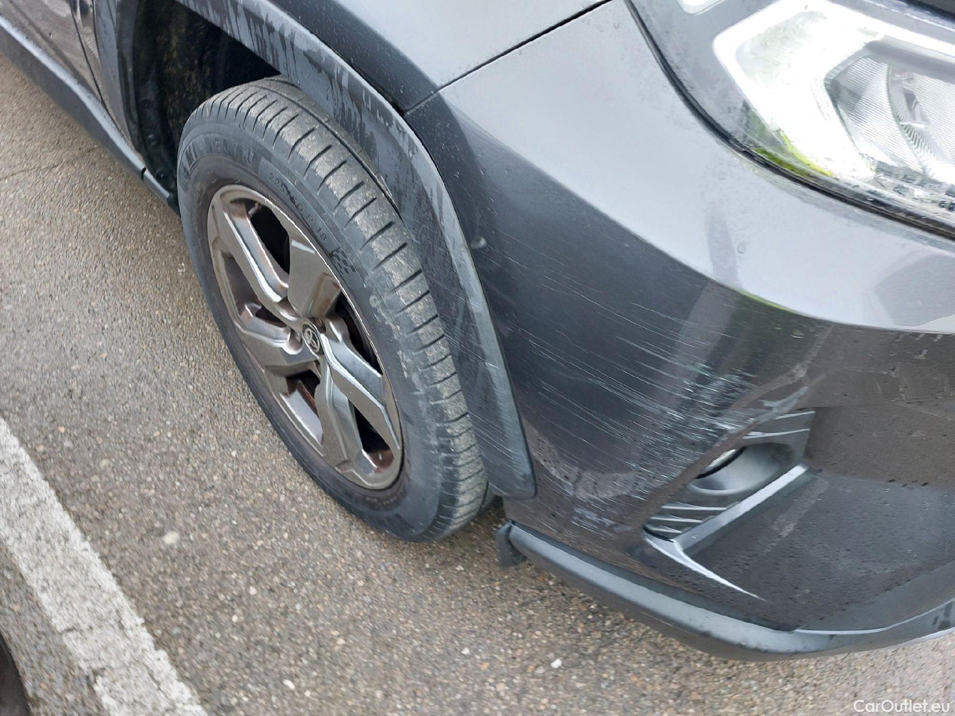  Toyota  RAV4 TOYOTA  / 2018 / 5P / todoterreno 2.5l 220H Advance Plus #4