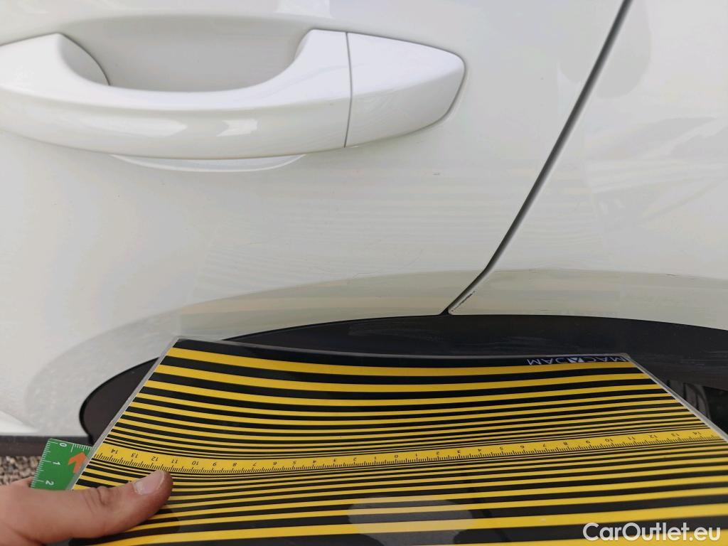  Volkswagen  T-ROC VOLKSWAGEN  / 2017 / 5P / todoterreno Advance 1.0 TSI 85kW (115CV) (CX) #4