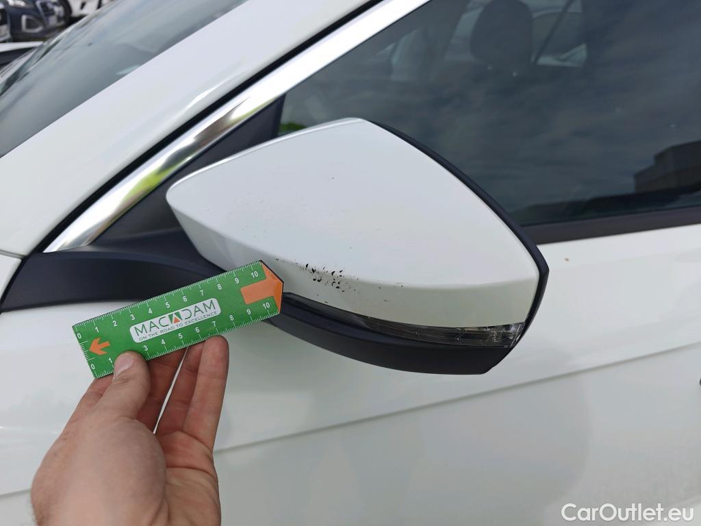  Volkswagen  T-ROC VOLKSWAGEN  / 2017 / 5P / todoterreno Advance 1.0 TSI 85kW (115CV) (CX) #11