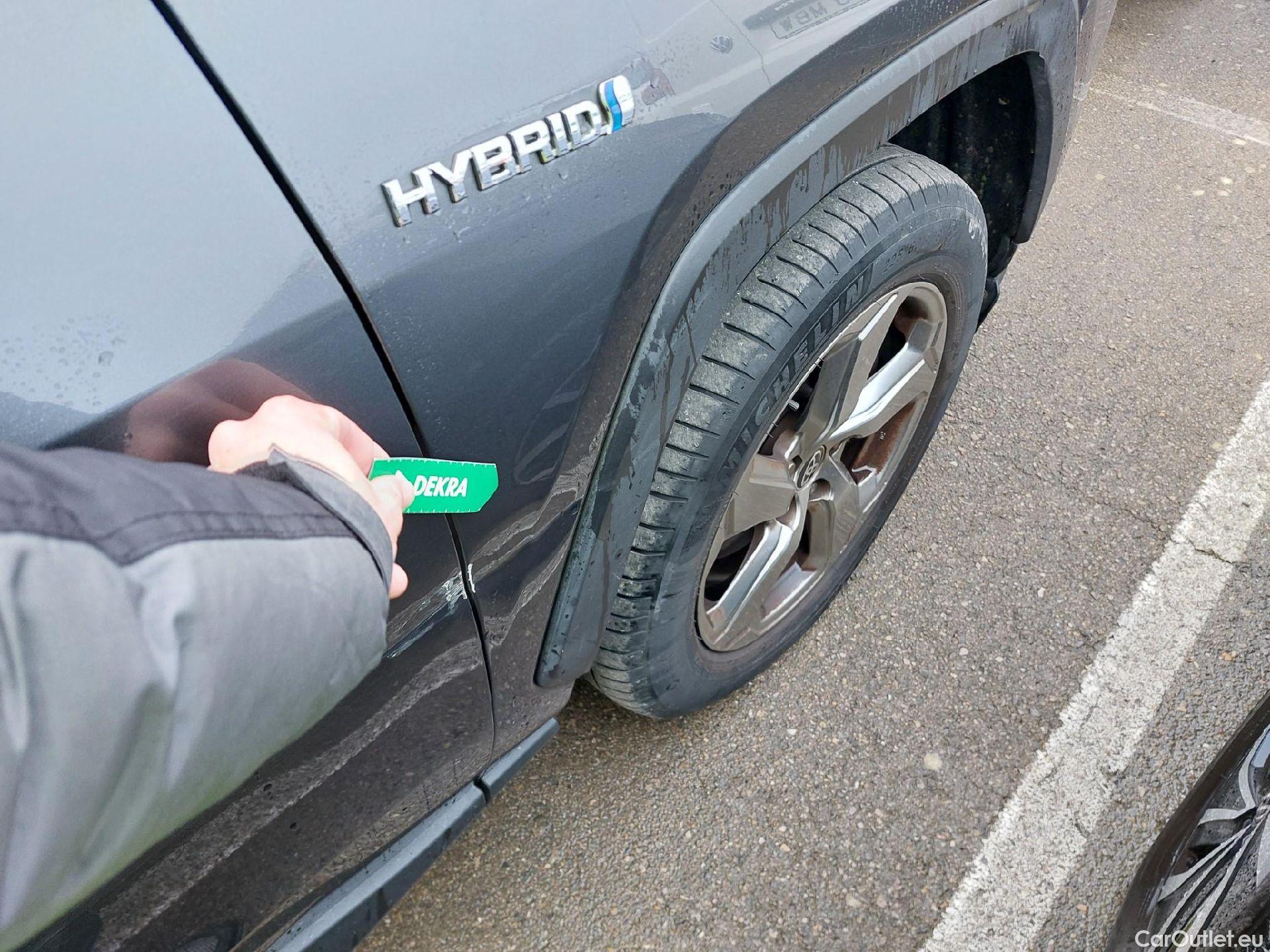  Toyota  RAV4 TOYOTA  / 2018 / 5P / todoterreno 2.5l 220H Advance Plus #30