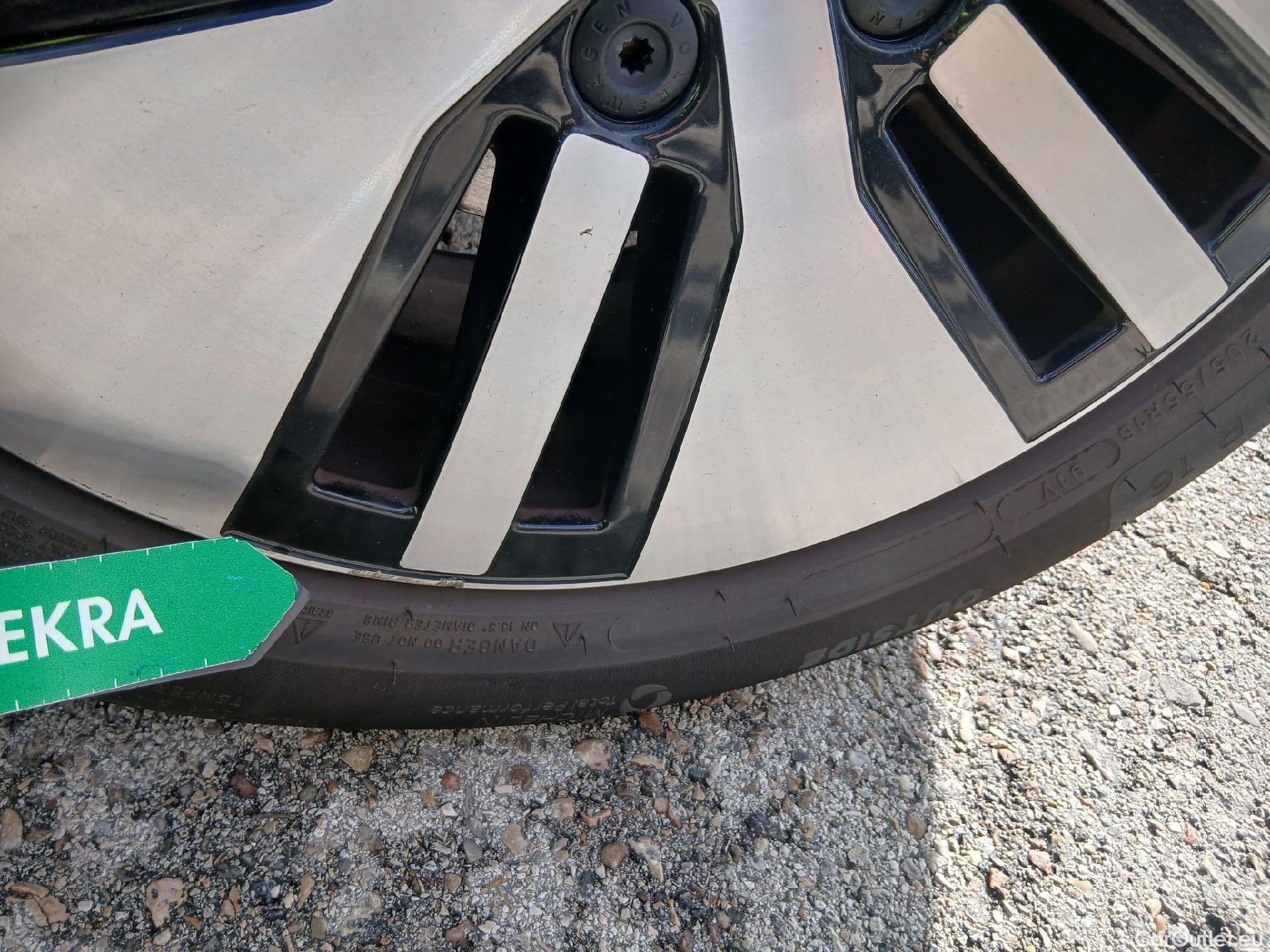  Volkswagen  Golf  VOLKSWAGEN / 2016 / 5P / berlina con portón ePower 110 kW (136CV) (AC) #3