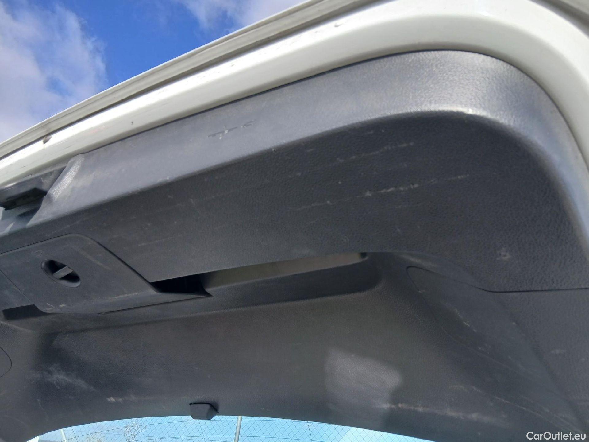  Volkswagen  Golf  VOLKSWAGEN / 2016 / 5P / berlina con portón ePower 110 kW (136CV) (AC) #2