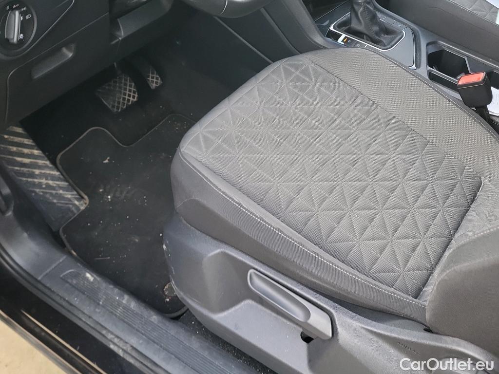  Volkswagen  Tiguan VOLKSWAGEN  / 2020 / 5P / todoterreno Life 2.0 TDI 110kW (150CV) DSG (AC2) #16
