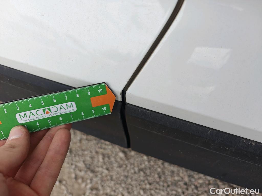  Volkswagen  T-ROC VOLKSWAGEN  / 2017 / 5P / todoterreno Advance 1.0 TSI 85kW (115CV) (CX) #23