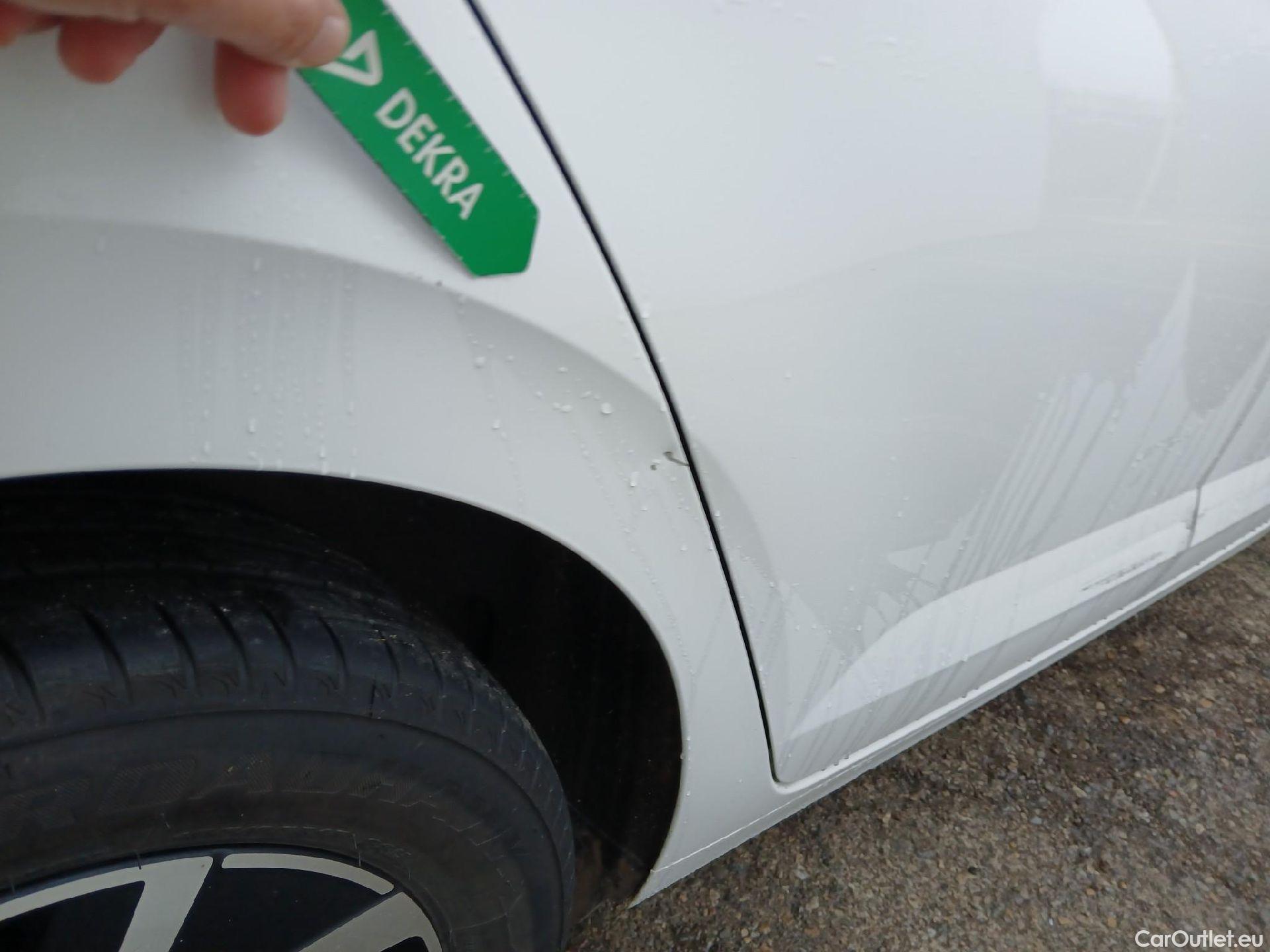  Volkswagen  Polo VOLKSWAGEN  / 2021 / 5P / berlina con portón Life 1.0 TSI 70kW (95CV) #24