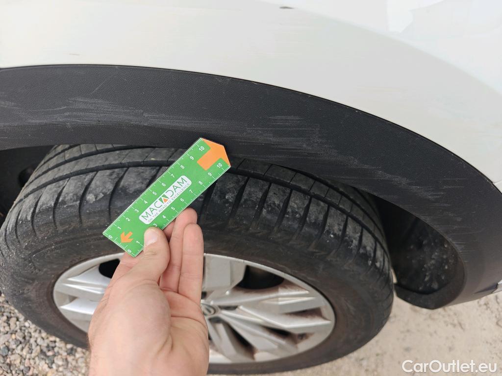  Volkswagen  T-ROC VOLKSWAGEN  / 2017 / 5P / todoterreno Advance 1.0 TSI 85kW (115CV) (CX) #13