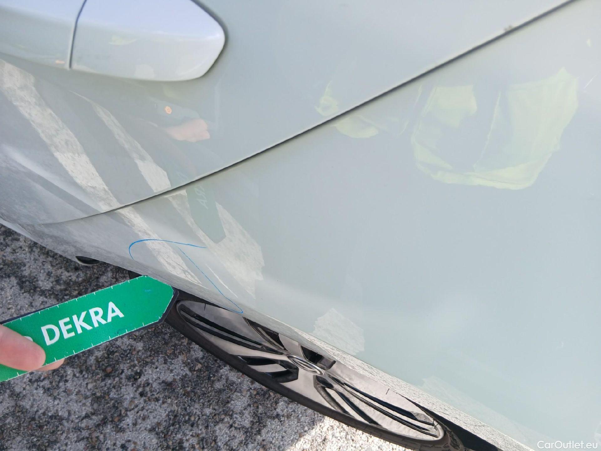  Volkswagen  Golf  VOLKSWAGEN / 2016 / 5P / berlina con portón ePower 110 kW (136CV) (AC) #12