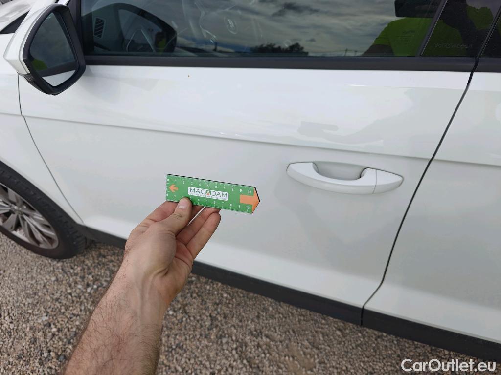  Volkswagen  T-ROC VOLKSWAGEN  / 2017 / 5P / todoterreno Advance 1.0 TSI 85kW (115CV) (CX) #21