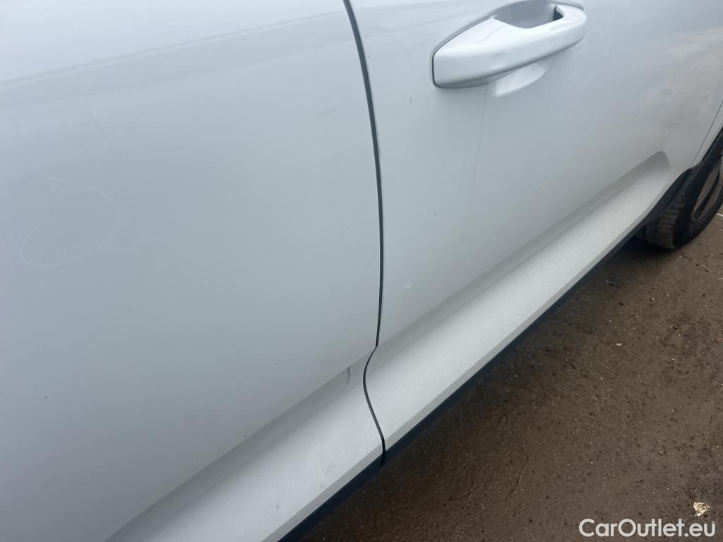  Volvo  XC 40 VOLVO XC40 / 2017 / 5P / todoterreno 1.5 T2 Momentum Pro Auto #3