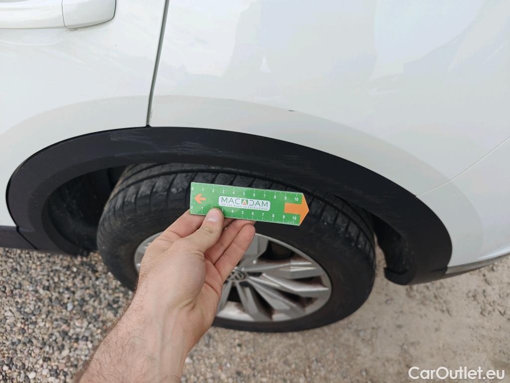  Volkswagen  T-ROC VOLKSWAGEN  / 2017 / 5P / todoterreno Advance 1.0 TSI 85kW (115CV) (CX) #12