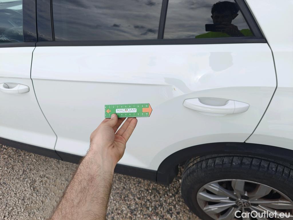  Volkswagen  T-ROC VOLKSWAGEN  / 2017 / 5P / todoterreno Advance 1.0 TSI 85kW (115CV) (CX) #3